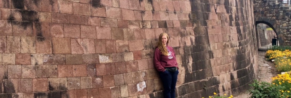 traveling peru on a budget; traveling in the Sagrada valley; how to travel peru for 1 month