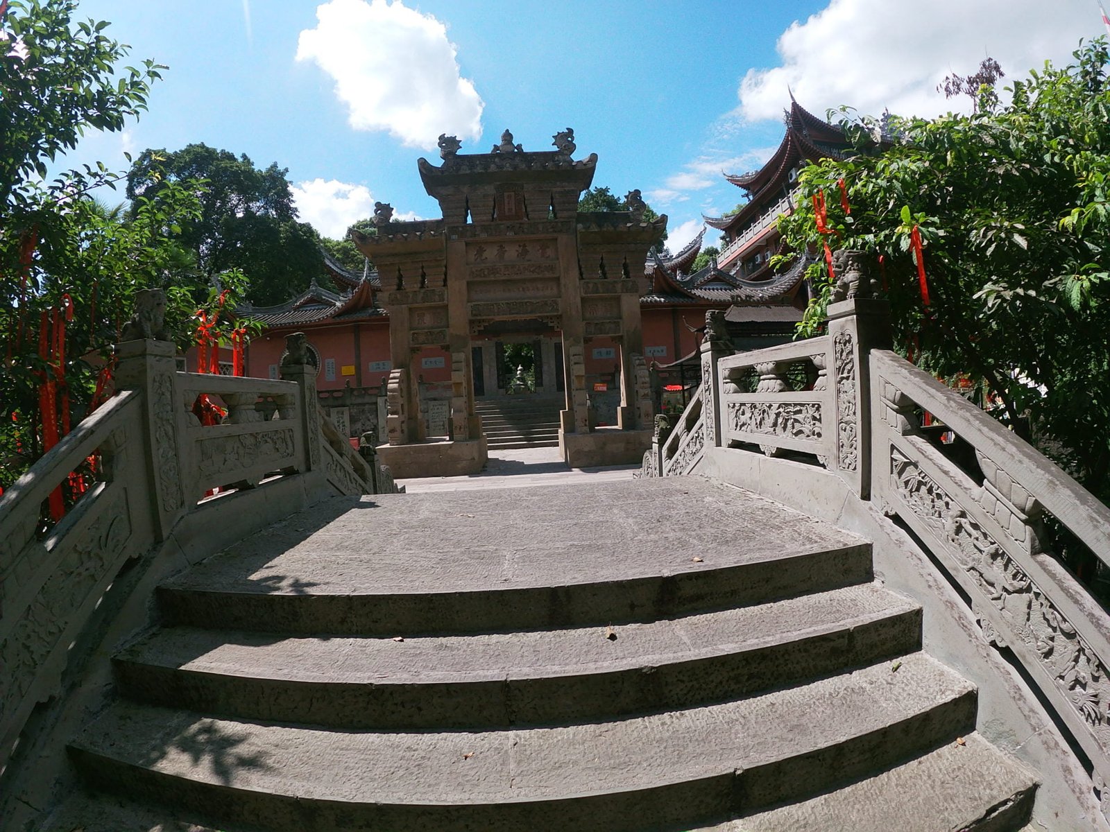 huayan temple chongqing, china