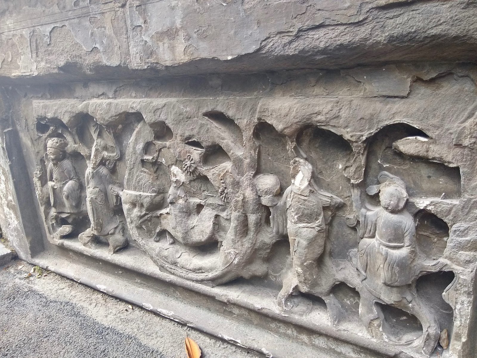 Huayan temple carvings in chongqing, china