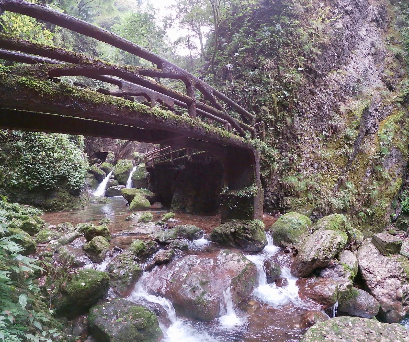 Beautiful bridges over running water at Qingchengshan, Sichuan province, China